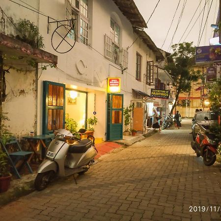 Spice Holidays Hotel Kochi Exterior foto