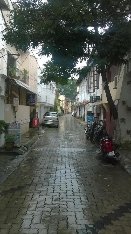 Spice Holidays Hotel Kochi Exterior foto