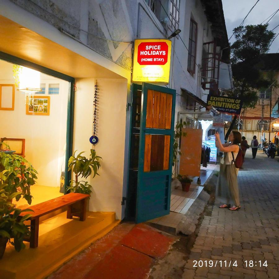 Spice Holidays Hotel Kochi Exterior foto